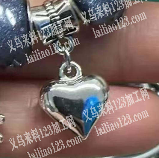 寻找生产如图手链配件的工厂，请联系详谈微