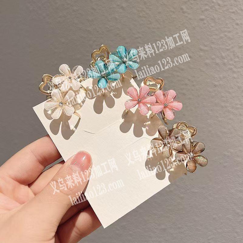 小抓夹花的花瓣粘配件手工活外发，如图，外