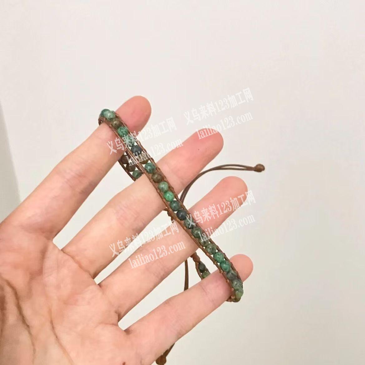 穿珠子编织打结的手工活，如图，寻找会做的