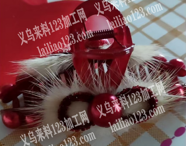《粘胶年毛绒抓夹的手工活》我厂里有手工活