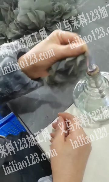 手工活外发加工，如图，酒精灯烧花边，网纱
