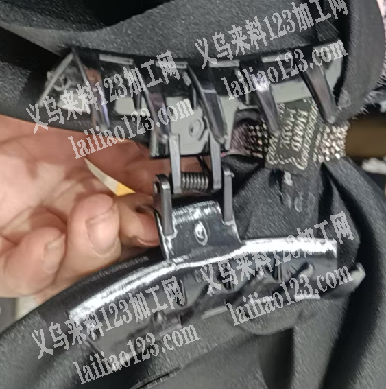 塑料抓夹有订单，寻找源头工厂，如图，请联