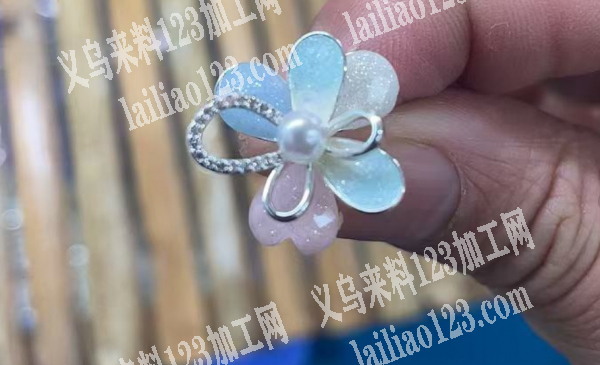 花朵点配件，粘配件外发加工，寻找专业做的