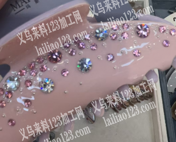 这个抓夹上面点钻外发加工，寻找专业会做这