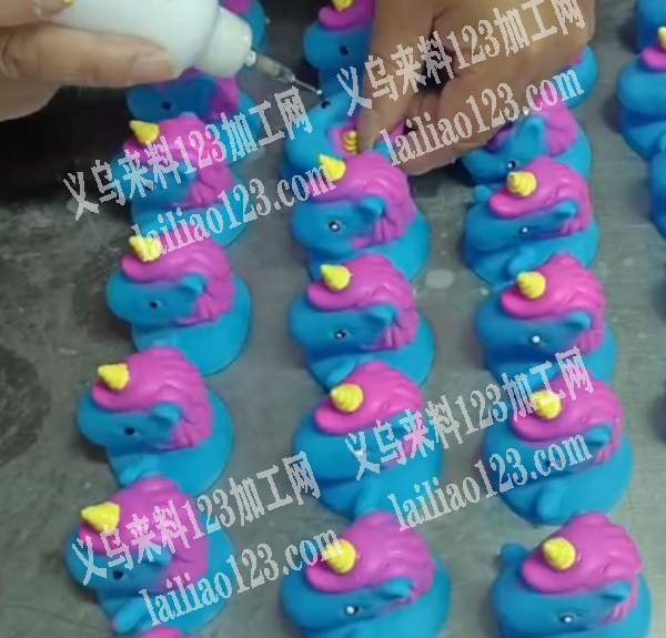 点眼睛的手工活外发，如图，寻找会做的手工