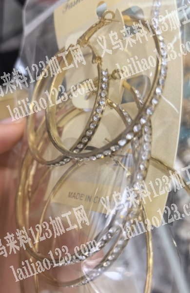 耳环上面贴钻外发加工，寻找专业会做的工厂
