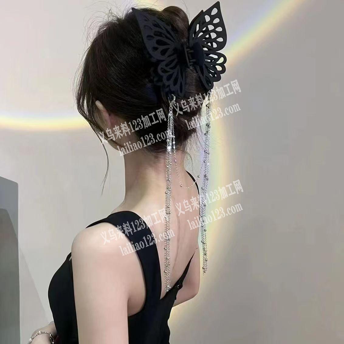 蝴蝶抓夹上面挂圈，挂须须的手工活外发加工