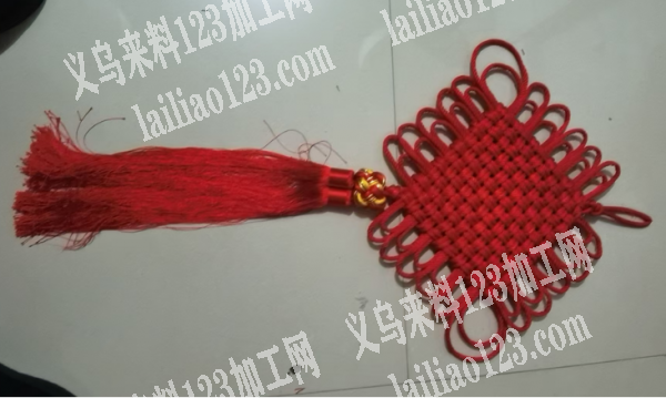 寻找专业做贺年挂件中国结的工厂，请联系详