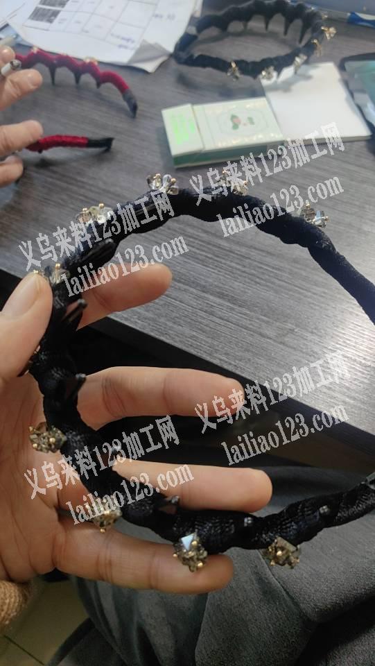 布条绕发箍的手工活外发加工，如图，找义乌