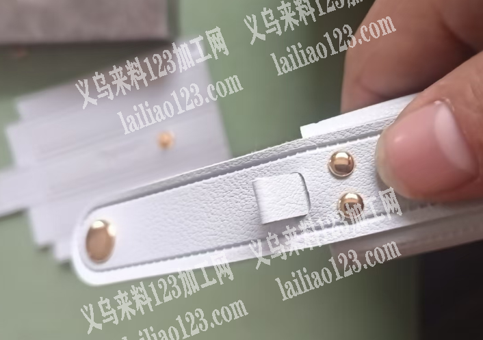 300000打扣，打五金外发加工，如图，