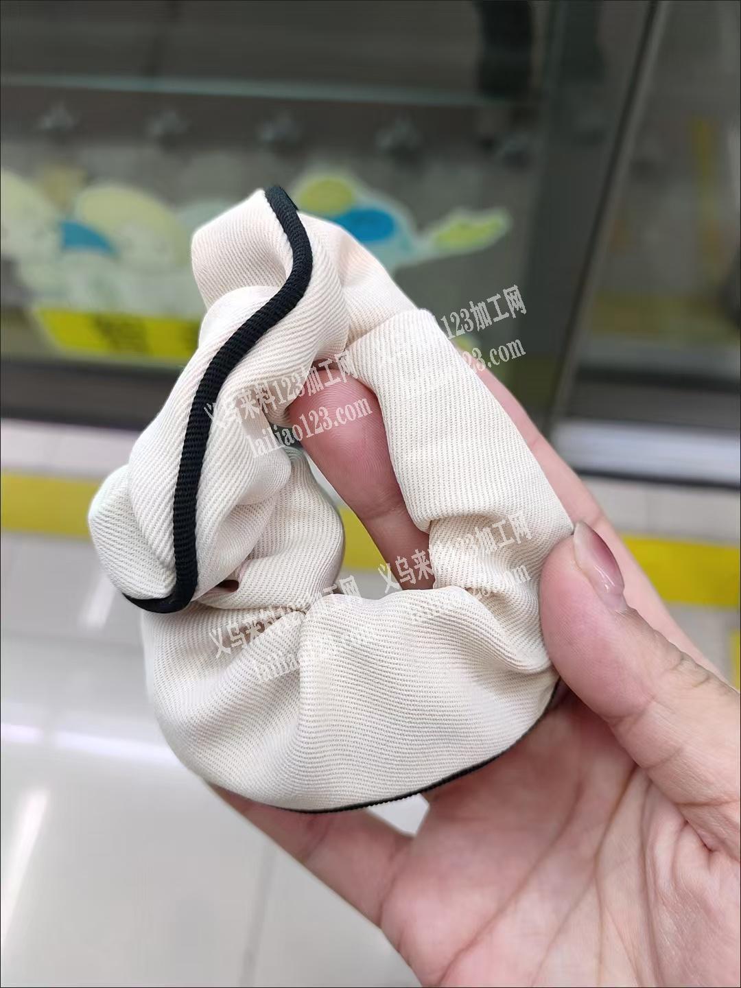 包边的平车活外发加工，如图，发圈是包边工
