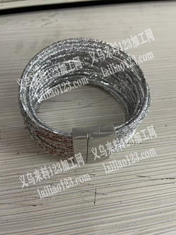 大量手环订单，找厂家，如图，找加工这种手