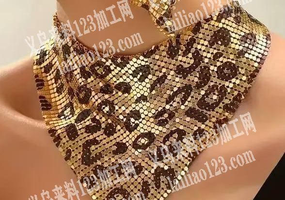 如图，穿亮片手工活外发，寻找做这个的手工