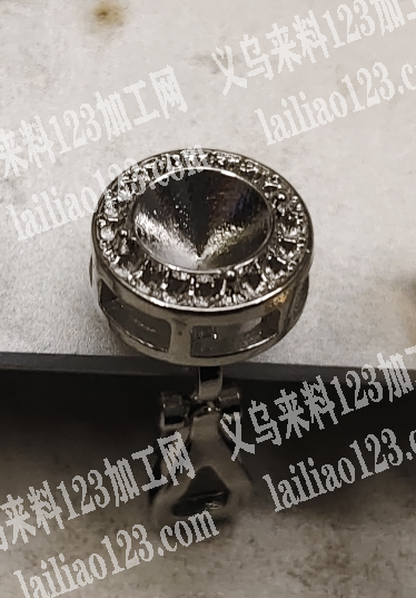 耳环上面点钻，寻找点钻的加工厂，请联系详