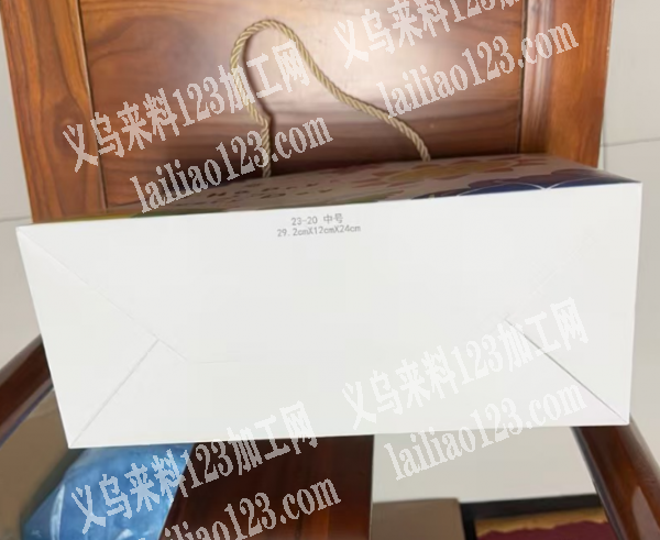 手工活《货在东阳，发东阳附近》糊袋子，糊