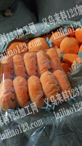 毛绒玩具包装的手工活外发，打吊卡装中包袋