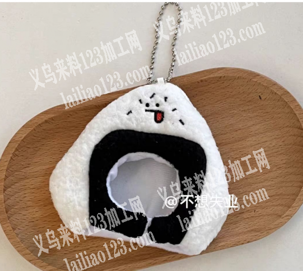 毛绒挂件订单，如图，找专业做这些的工厂，
