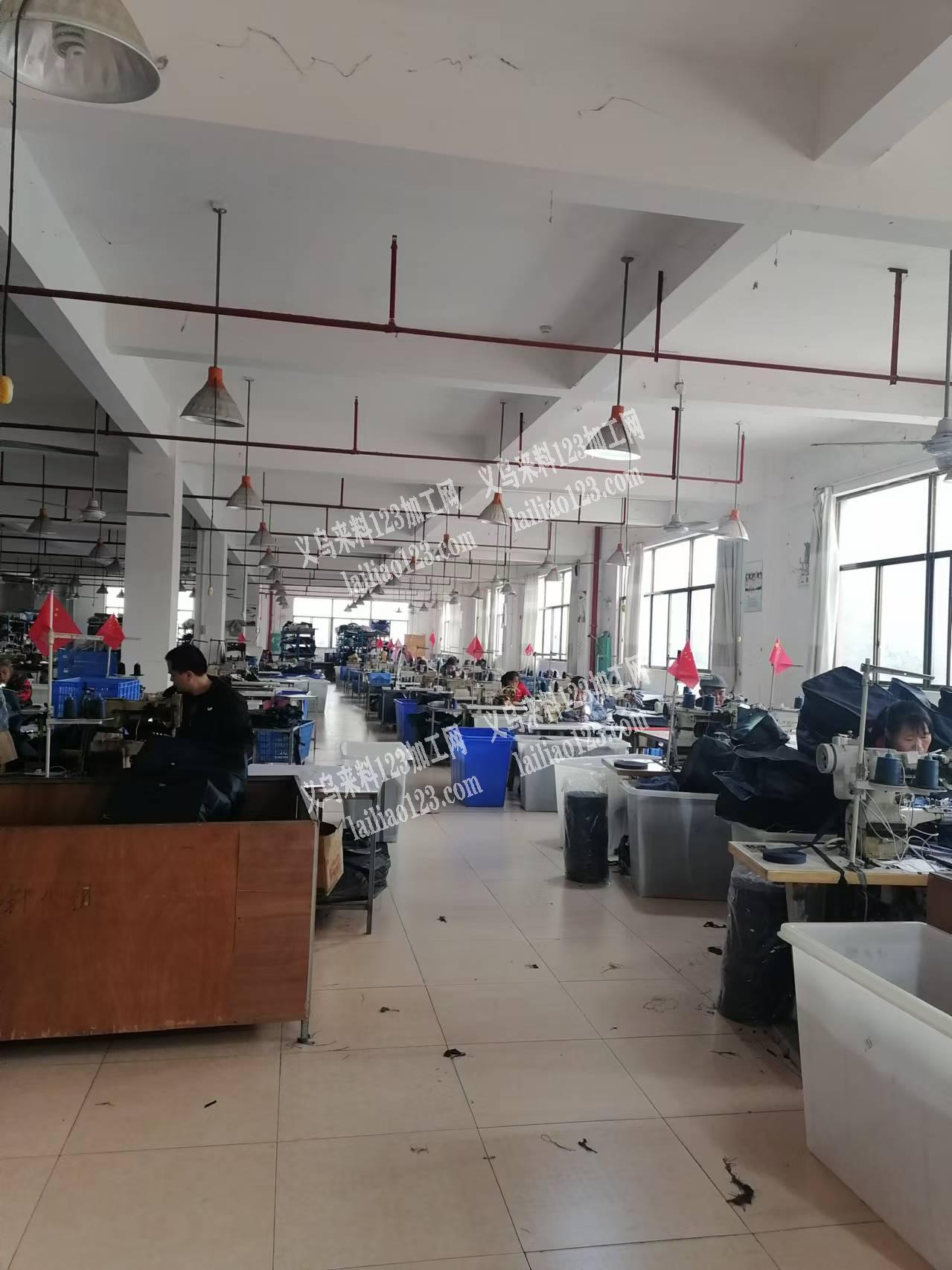 本箱包厂址于广西桂林，承接全国箱包手袋业