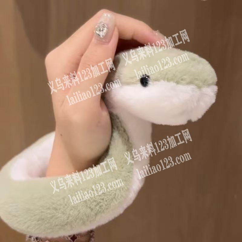 爆款小蛇，毛绒蛇，寻找厂家，如图，谁家有