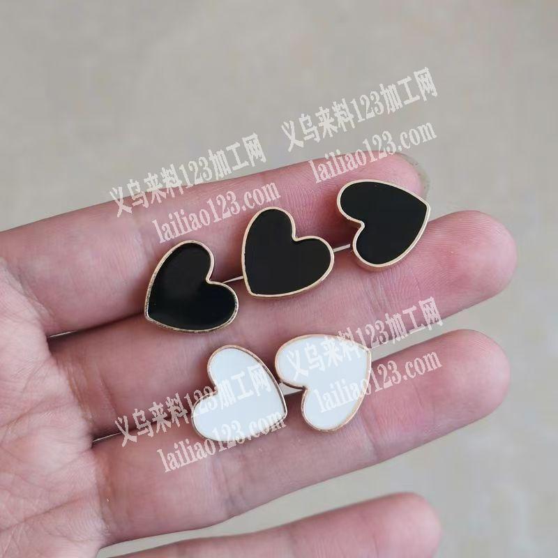 小桃心吊坠里面粘亚克力的手工活外发加工，
