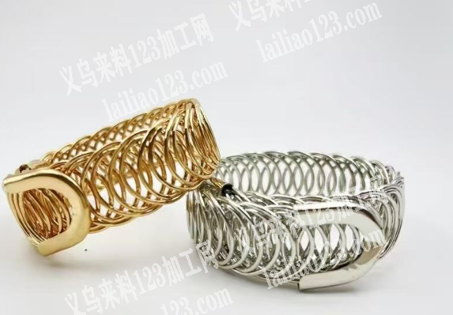 大量弹簧手镯订单，如图，寻找厂家，请联系