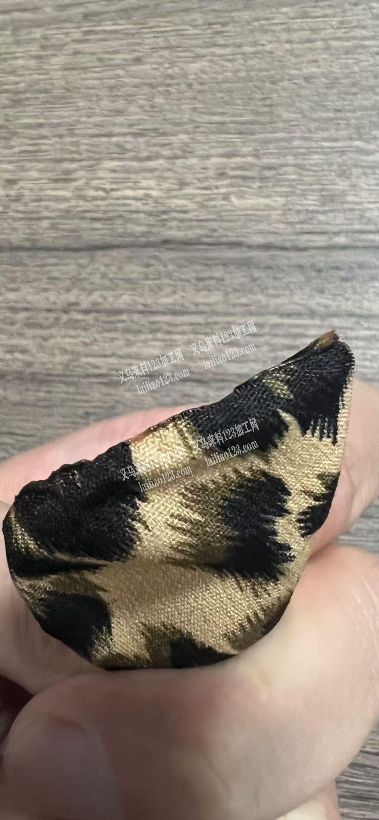 找专业做布料烧边的工厂，老板委托寻找：专