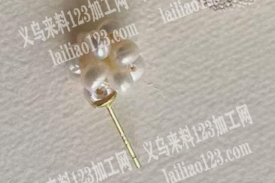 鱼线穿米珠编织的耳环订单,如图,寻找会做