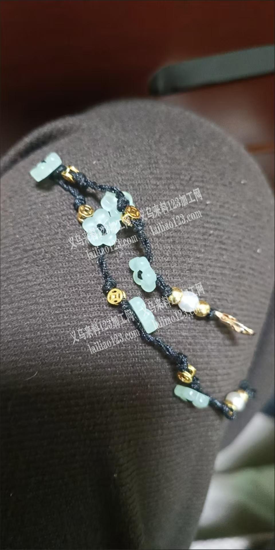 手工串珠编织打结的订单，如图，是手链脚链