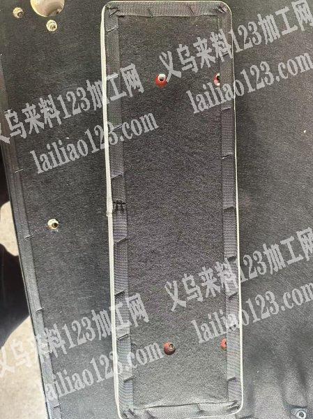 常年大量把皮钉到木板上外发加工，打汽钉的
