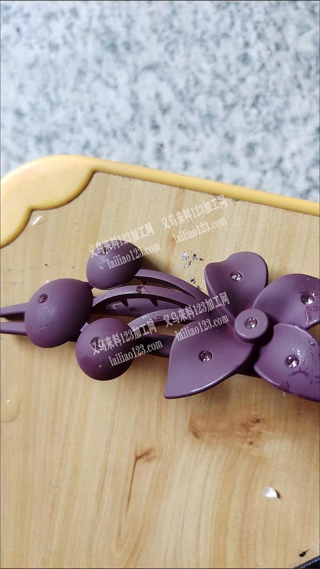 这个发夹手工活外发，是上弹簧的手工活，寻