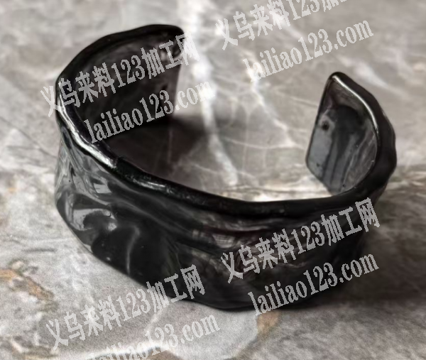 树脂手镯订单，如图，寻找源头工厂，请联系