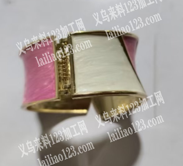 寻找钢模。。这个谁家有钢模，。请联系详谈