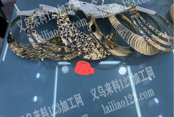 寻找耳环成品厂家，如图，有订单，请联系详