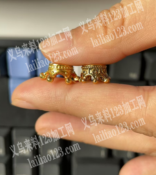 有合金小皇冠订单，如图，找环保翻砂加工厂。合金翻砂