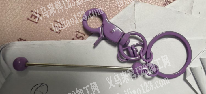钥匙扣上面挂的铜球订单，每个月60000
