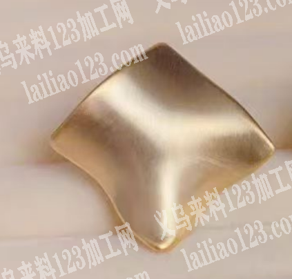 耳环正面需要抛光+拉丝加工，如图，寻找抛