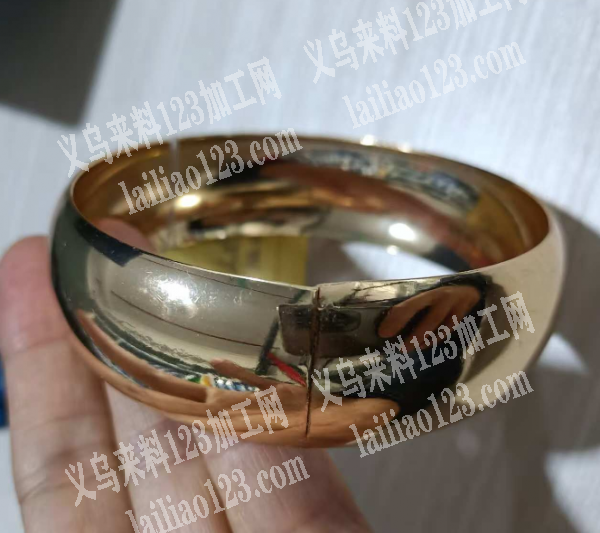大量如图铁皮手镯订单，寻找专业生产这个手