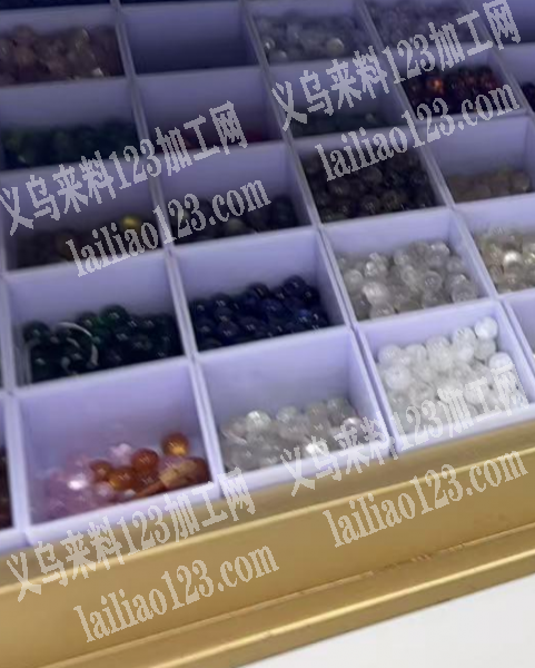 寻找展示柜里面的盒子的工厂。有展示柜里的