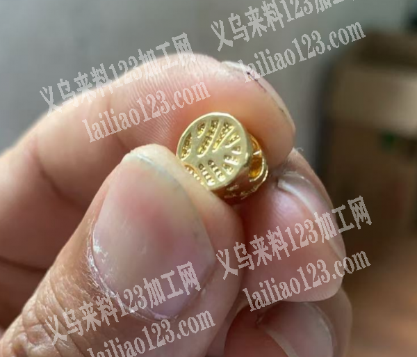 合金翻砂外发，找一个翻砂厂，现成模具的。