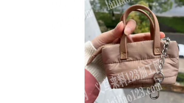 迷你小包订单，。寻找做这个包包的工厂合租