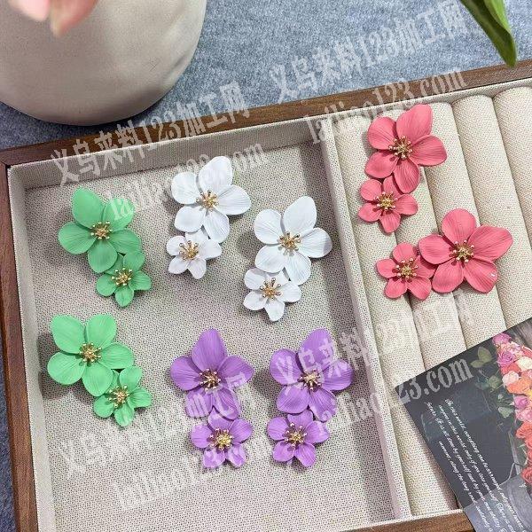 《长期有手工活》如图，粘配件手工活外发加