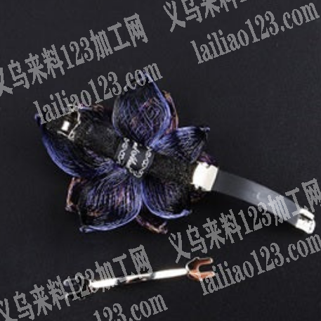 如图，寻找花朵发夹，有的厂家联系，没有的