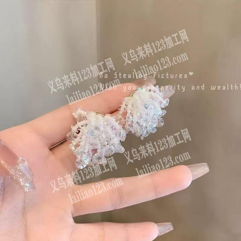 耳环穿米珠，穿配件的，寻找会做的工厂，请
