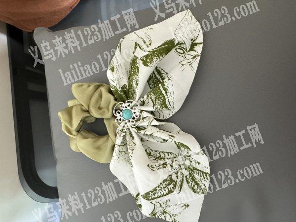 头绳上缝这个小配饰，义乌本地的可以拿回家