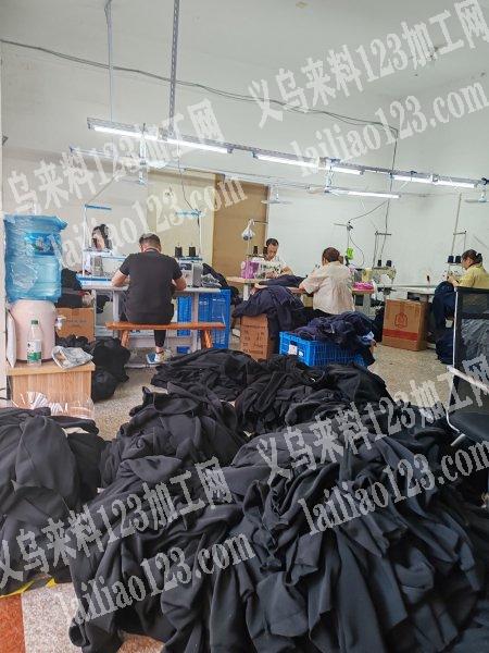 承接平车加工衣服\发圈\箱包\丝巾\所有平车活。诚信合作，保