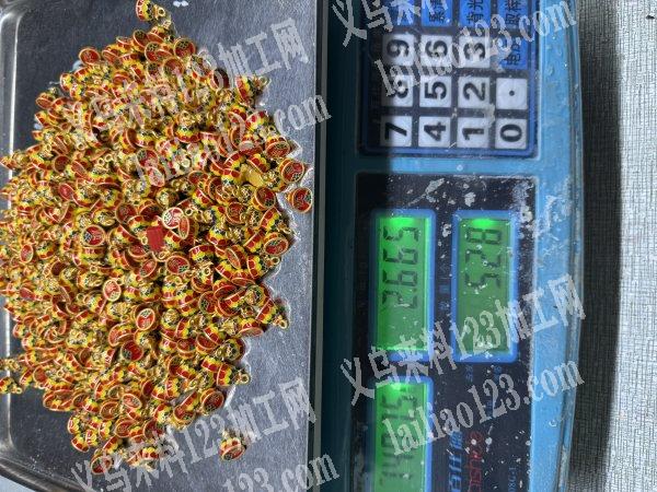 承接各种饰品手工滴油抹黑博涂加工，质量保证，