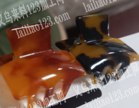 塑料廉价的小抓夹订单，如图，寻找有价格优