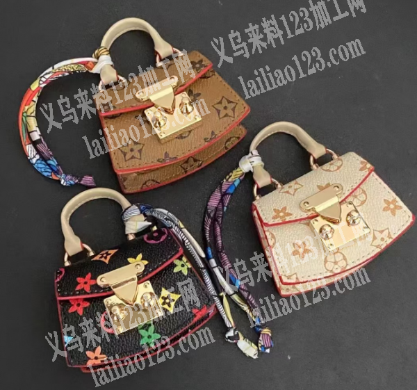 大量订单，皮革挂件小包订单。寻找工厂，请