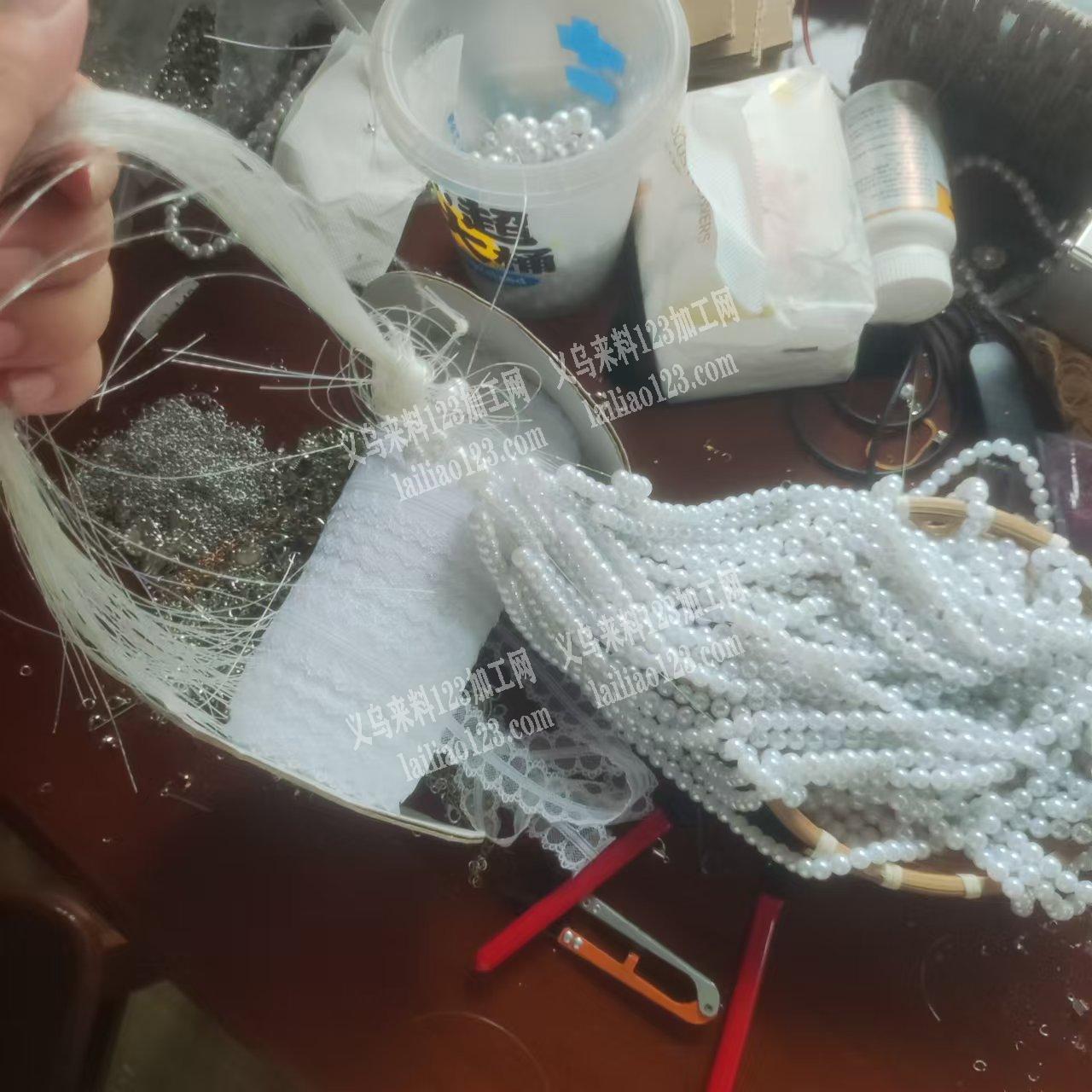【工价2毛】如图，珍珠项链手工活外发，夹