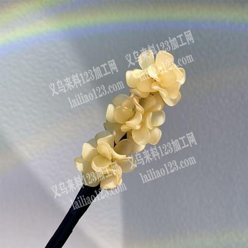 公司有发饰订单，如图，寻找这个花朵盘发器